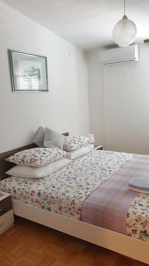 Appartamento Oaza Ražanac Esterno foto