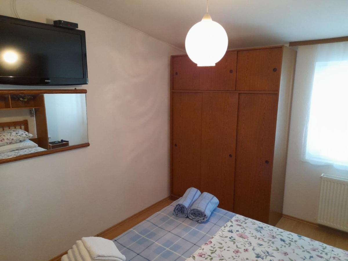 Appartamento Oaza Ražanac Esterno foto