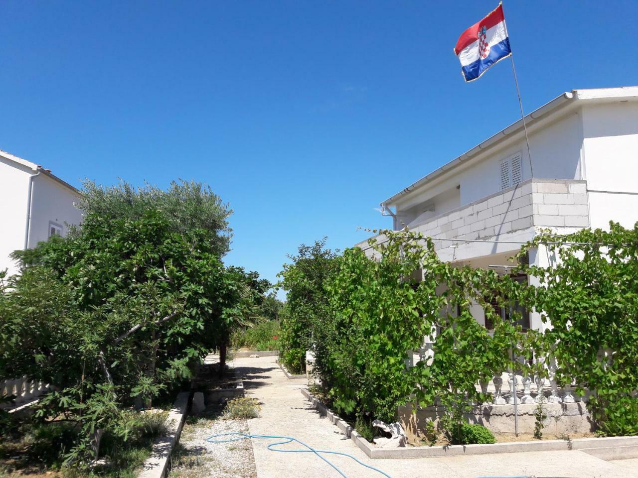 Appartamento Oaza Ražanac Esterno foto