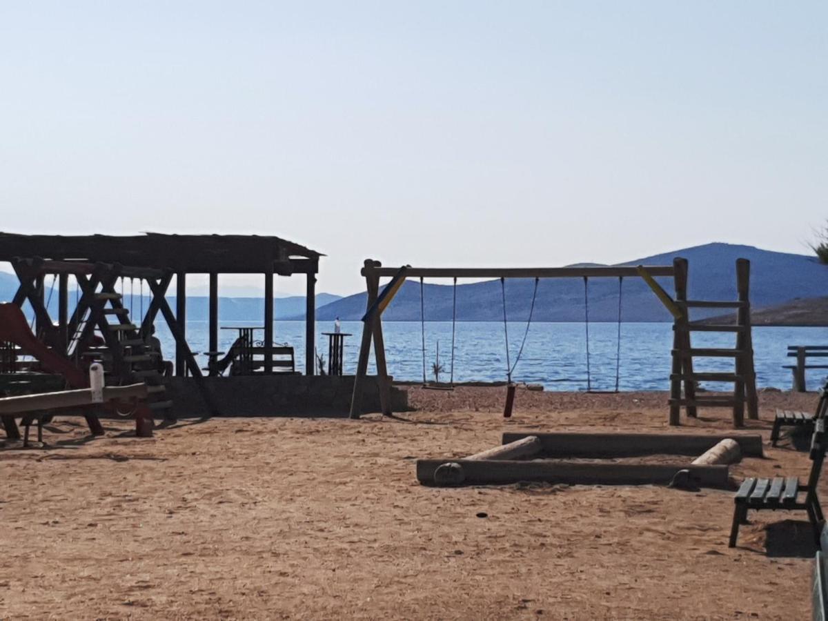 Appartamento Oaza Ražanac Esterno foto